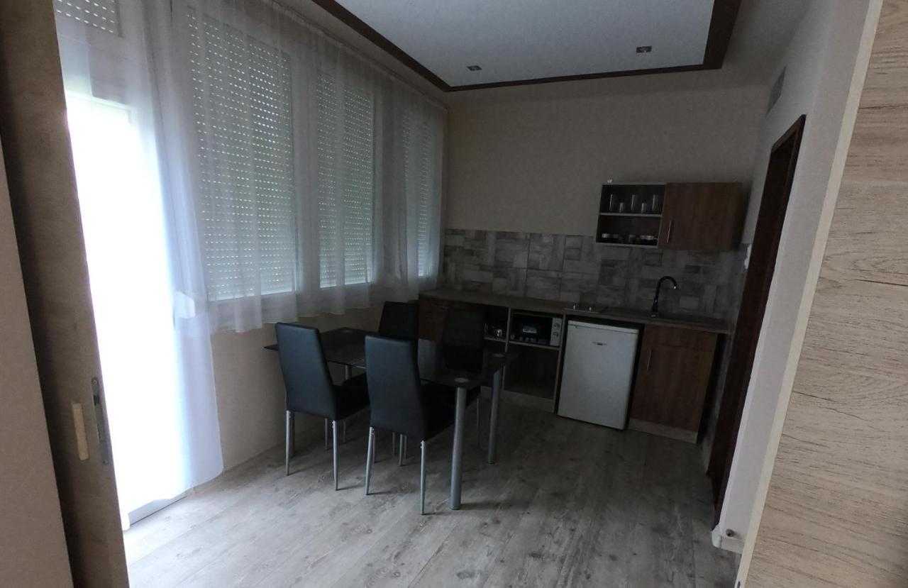 Dami Apartman ไฮจ์ดุสโซบอสโล ภายนอก รูปภาพ